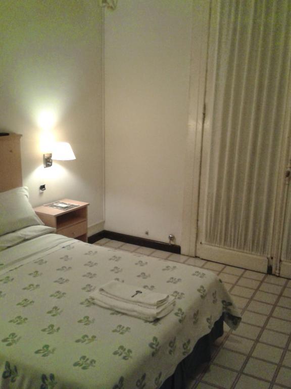 بوينس آيرس Mari Plaza Hotel المظهر الخارجي الصورة