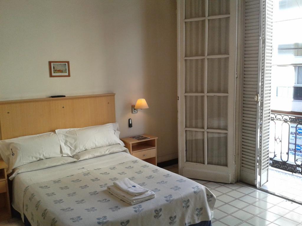 بوينس آيرس Mari Plaza Hotel المظهر الخارجي الصورة