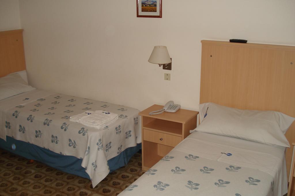 بوينس آيرس Mari Plaza Hotel المظهر الخارجي الصورة